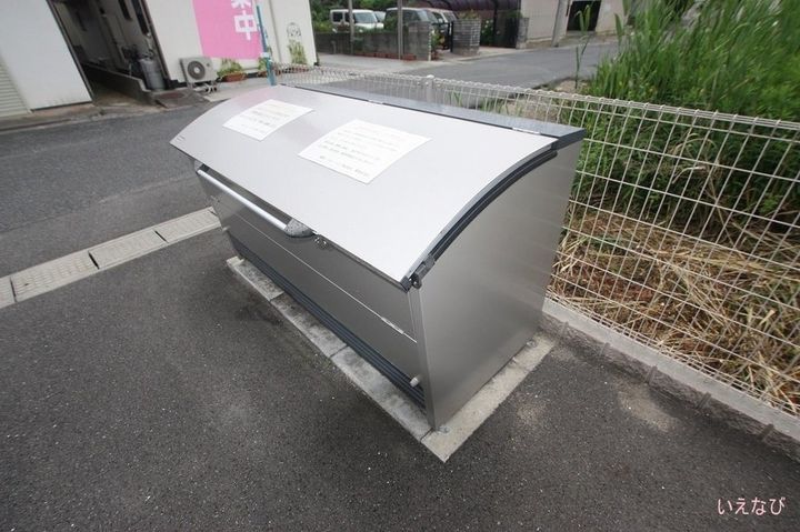 アザレア207の周辺