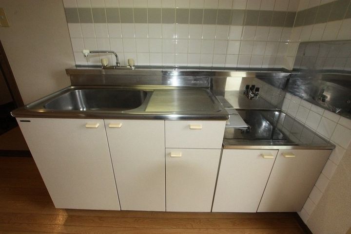 Dカントリーハイツ202のキッチン