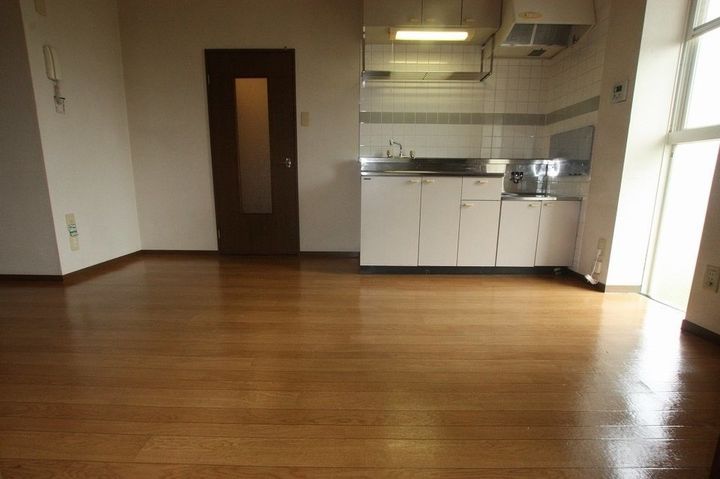 Dカントリーハイツ202の居間