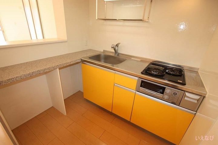 ローゼスポート港町 A棟205のキッチン