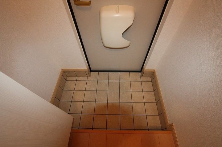 マリアローザA101の玄関