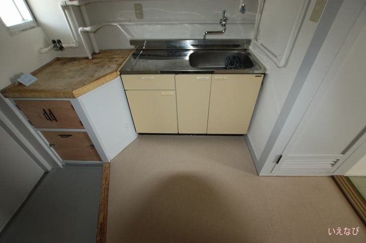 ビレッジハウス茶屋2号棟102の居間