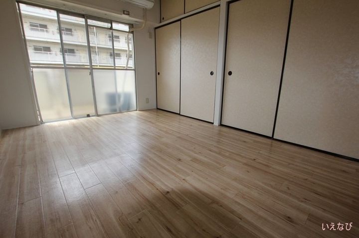 ビレッジハウス茶屋2号棟102の寝室