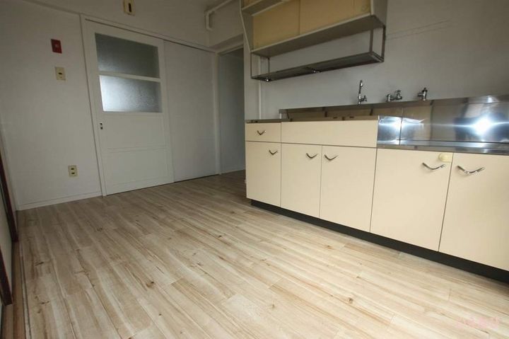 ビレッジハウスだいわ1号棟501の居間