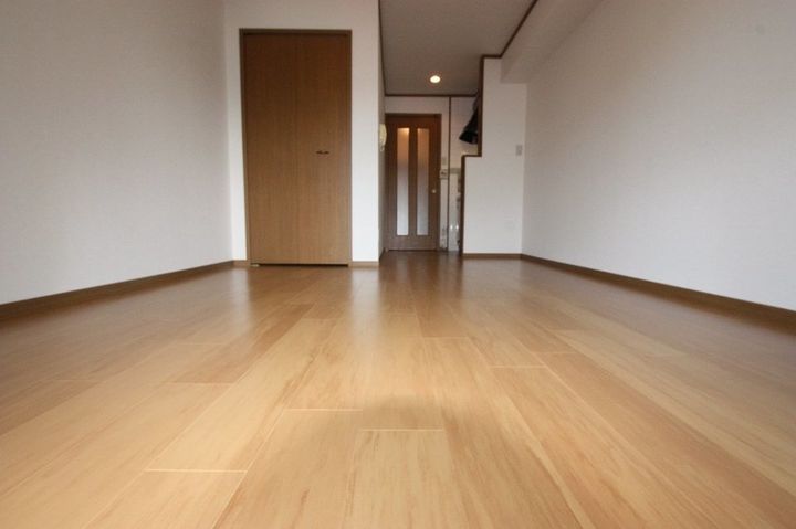 リフティー松ヶ端102の居間