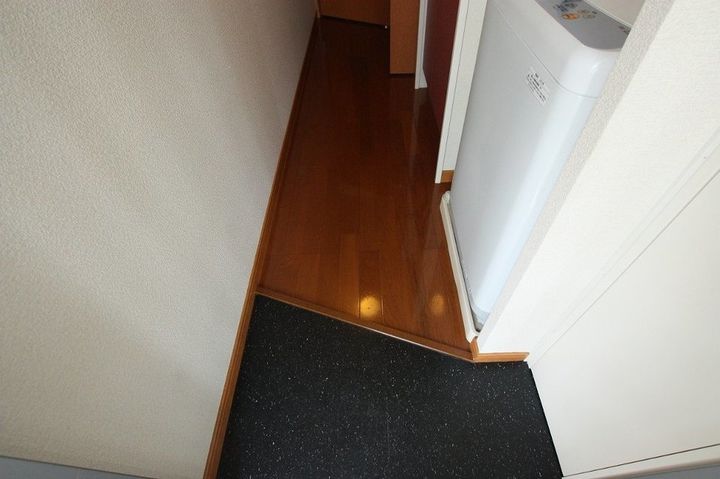 レオパレスエスポワール103の玄関