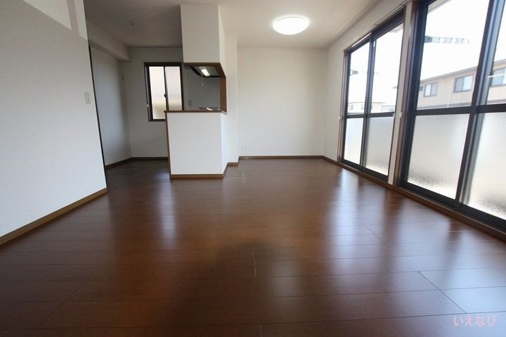 サンモール川口 B棟202の居間