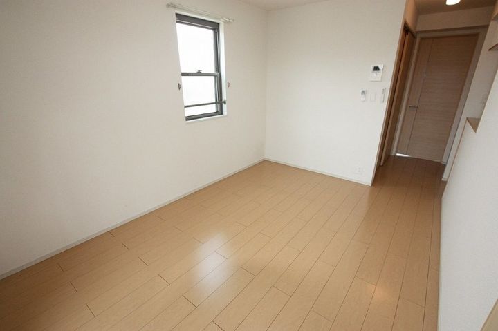 モデッサ神辺B204の居間