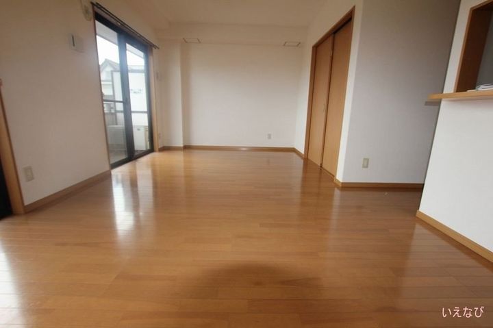 グランパルク302の居間