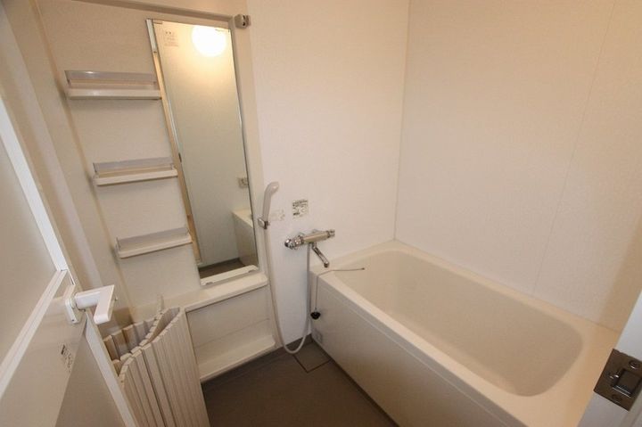 フラットリア春日504の風呂