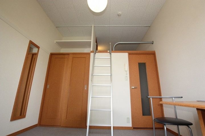 レオパレスAdonis202の居間