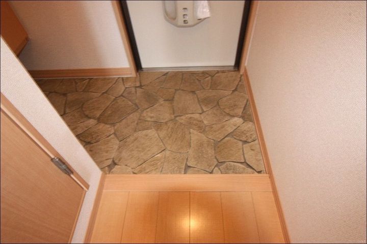スマイリーハウス206の玄関