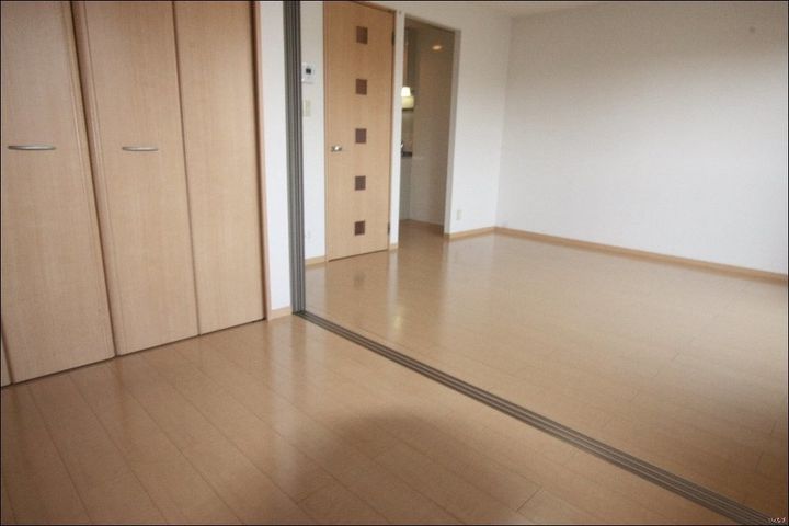スマイリーハウス206の居間
