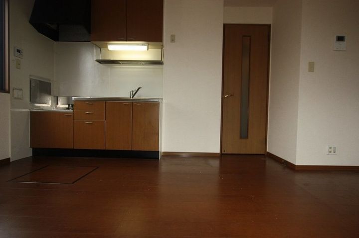 ハピネス山田 B103の居間