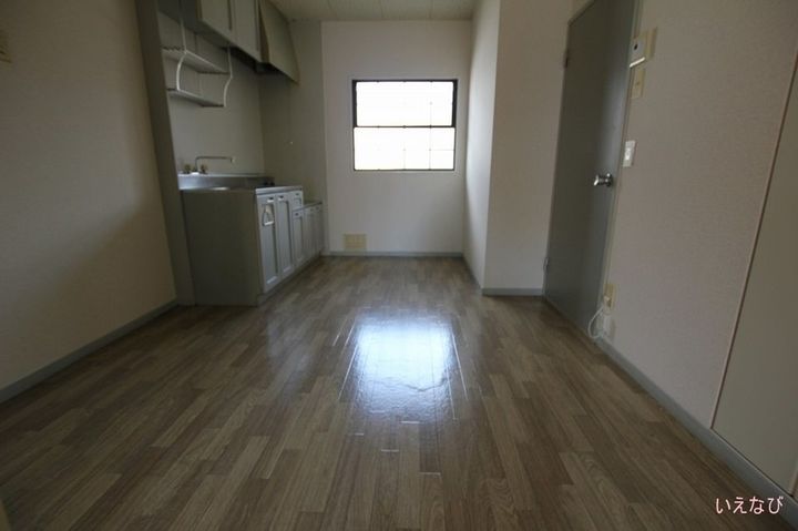 エーライン泉 B202の居間