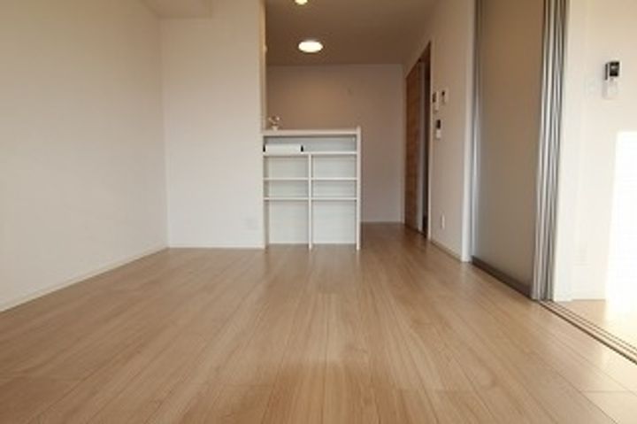 ソレイユ沖浦203の居間