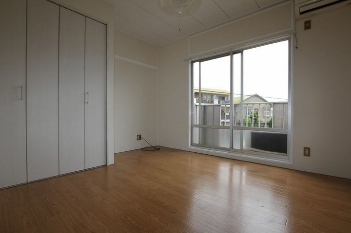 オリーブコート東福山B202の居間