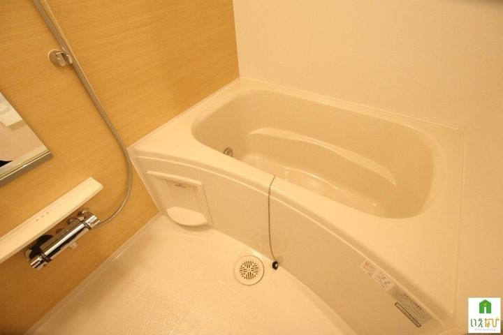 グランソレイユ302の風呂