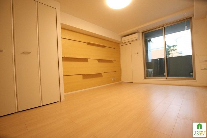 グランソレイユ302の居間