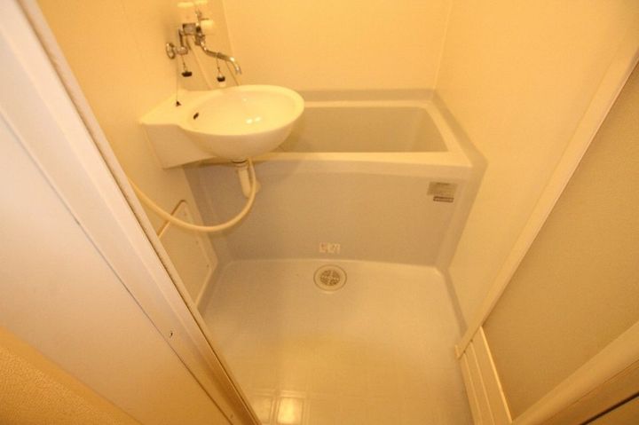 レオパレスHabitacion Hayashi102の風呂