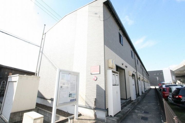レオパレスラ スリーズ208の外観