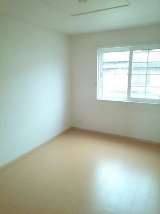 メゾン ハナブサ B103の寝室