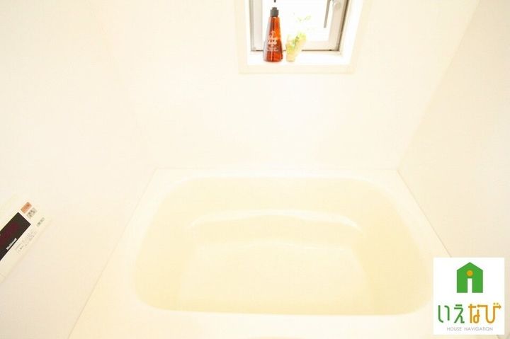 パインテイル B棟102の居間