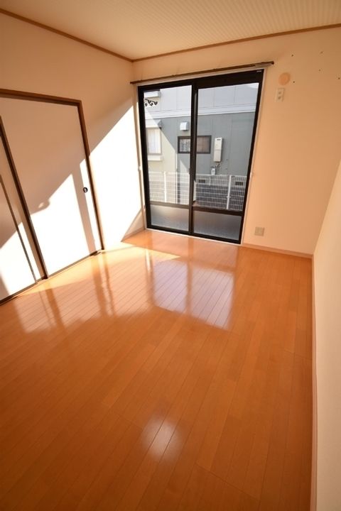 メゾン・ド・アムール A棟102の居間