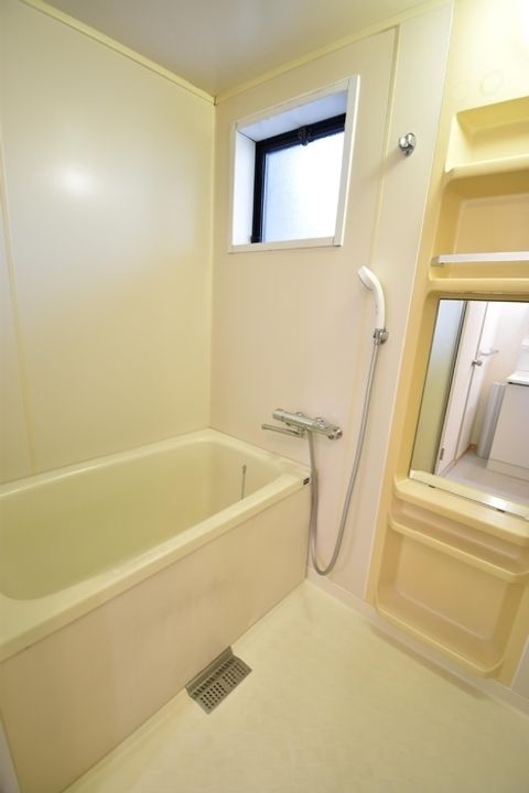 メゾン・ド・アムール A棟102の風呂