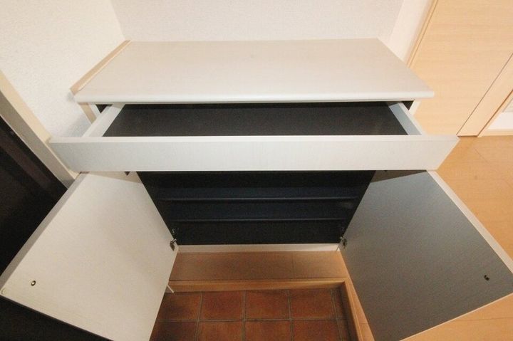 エルディム 吉田201の玄関