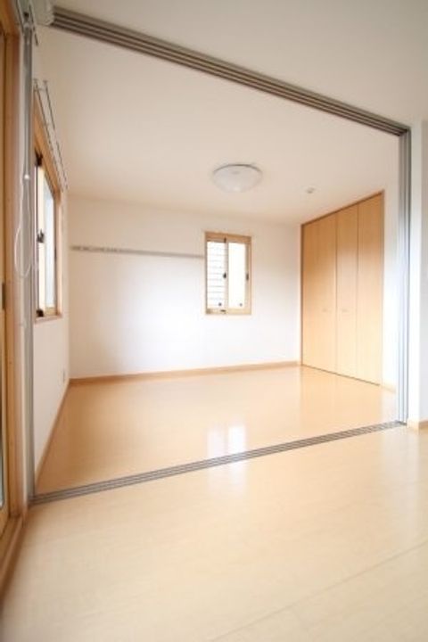 コンフォート ウエスト206の居間