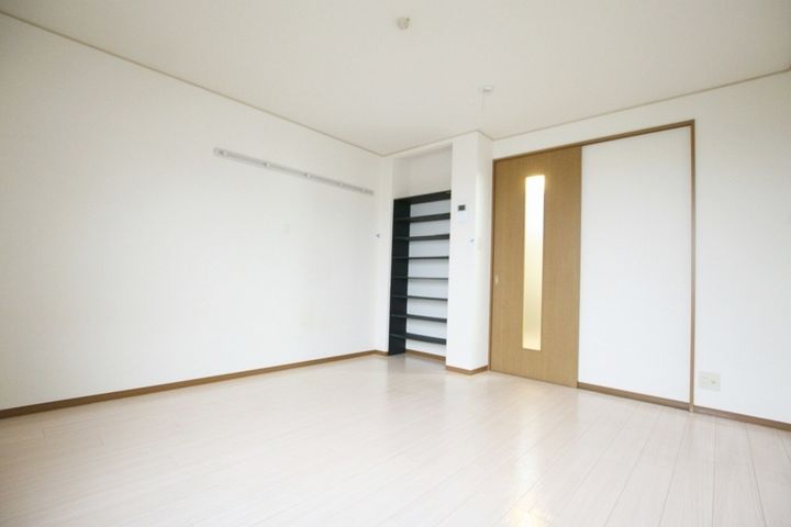 プリシェール高松 B102の居間