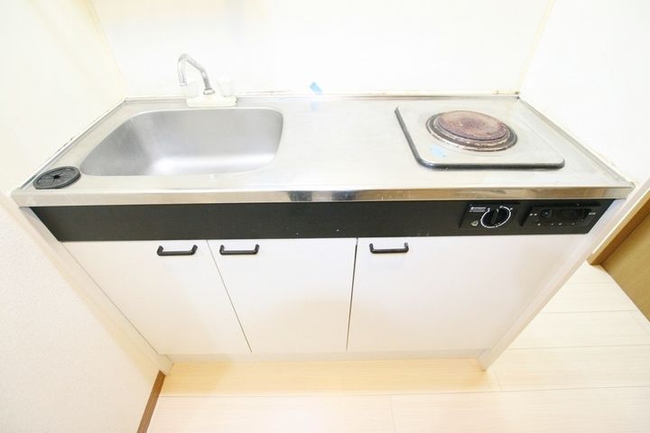 プリシェール高松 B102のキッチン