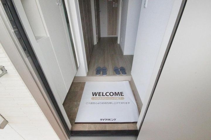 ユニヴェールⅡ C105の玄関