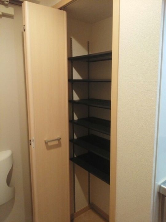 プラシード・アルバ201の玄関