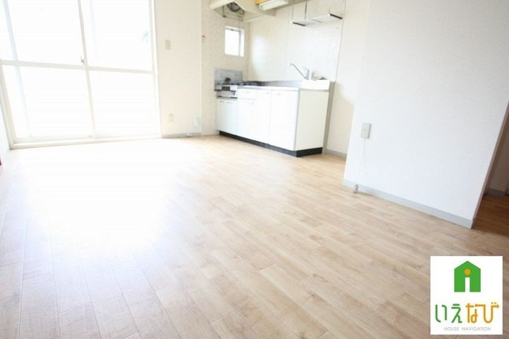 グリーンガーデンA棟102の居間