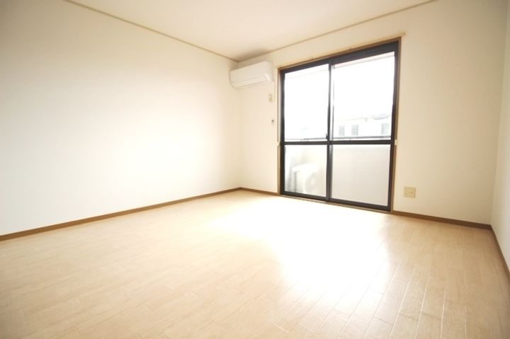 サンピア・K B棟205の寝室