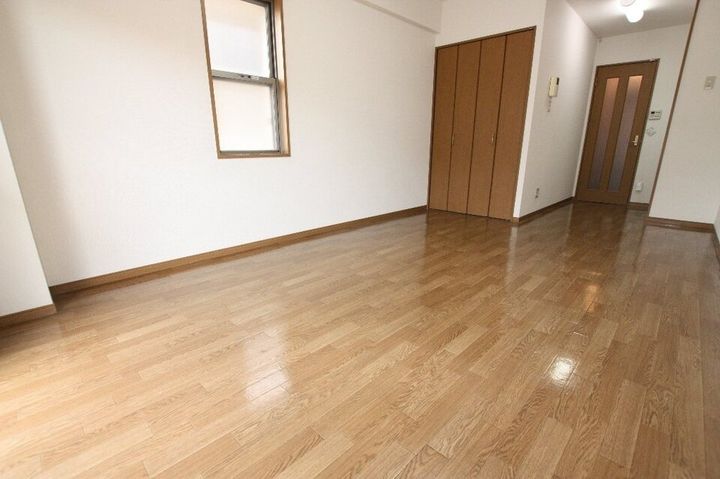 パークサイド今里203の居間