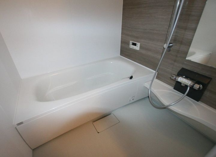 ガーデンクォーツ B棟201の風呂