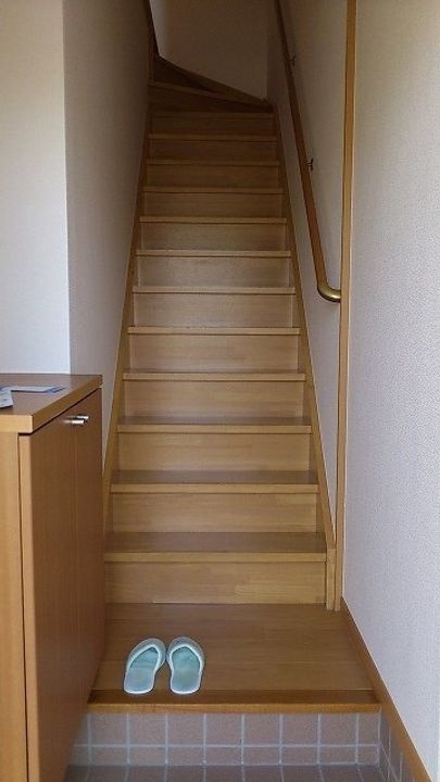 リュエル・ウエスト201の玄関