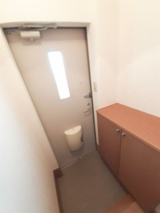 リュエル・ウエスト201の玄関