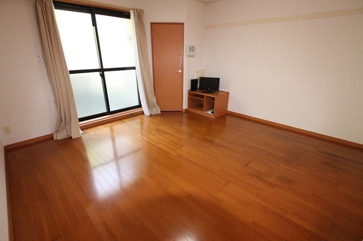 レオパレスあいれすと田村202の寝室