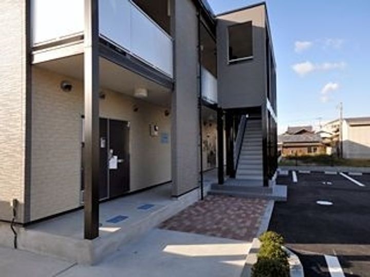 レオパレスあいれすと田村202の外観