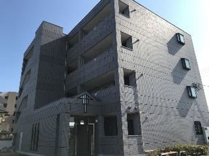 ロイヤルコーポ中川202の外観
