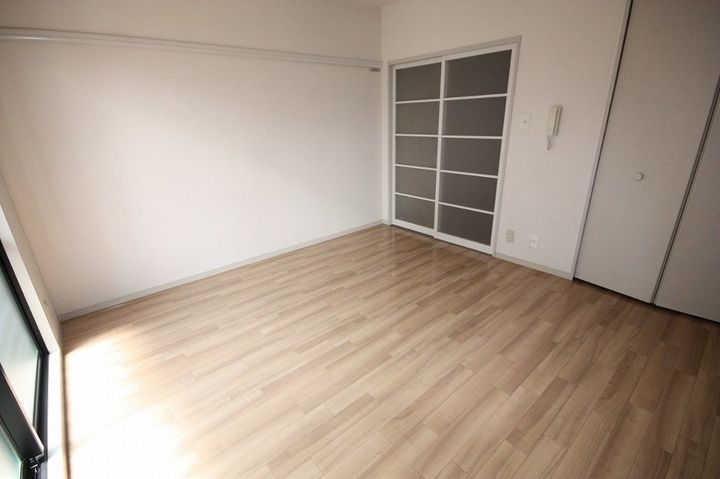 フレグランス米谷202の居間
