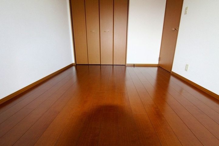 リビングタウン松縄 C棟101の寝室