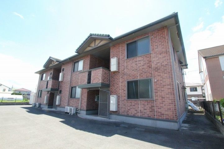 リビングタウン松縄 C棟101の外観