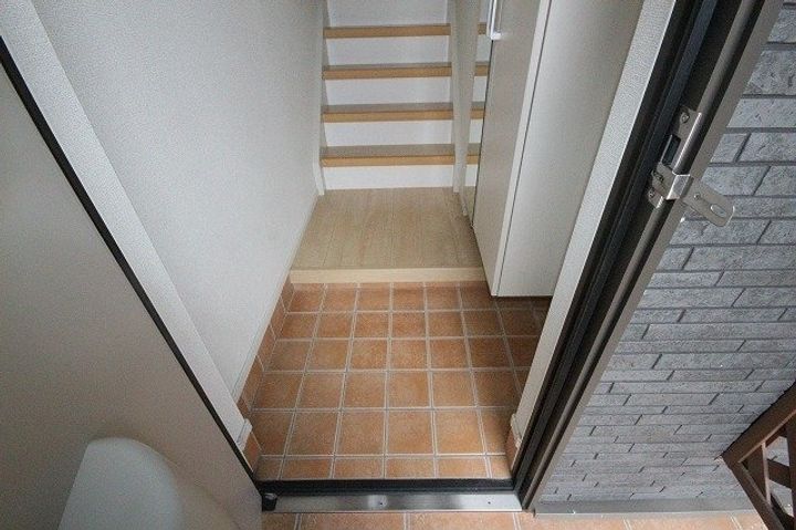 ブローテ高松204の玄関