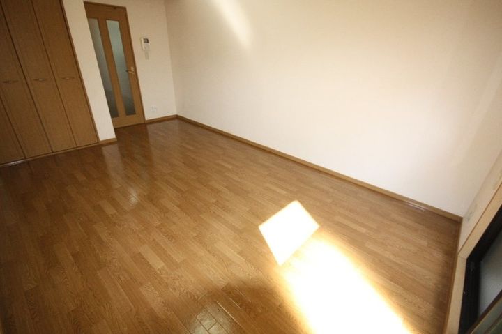 HYコート宮脇102の居間