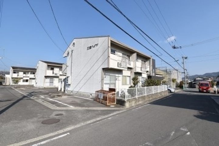 三宝ハイツ A棟202の外観